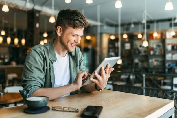 Команда trix-stack.world работает в офисе